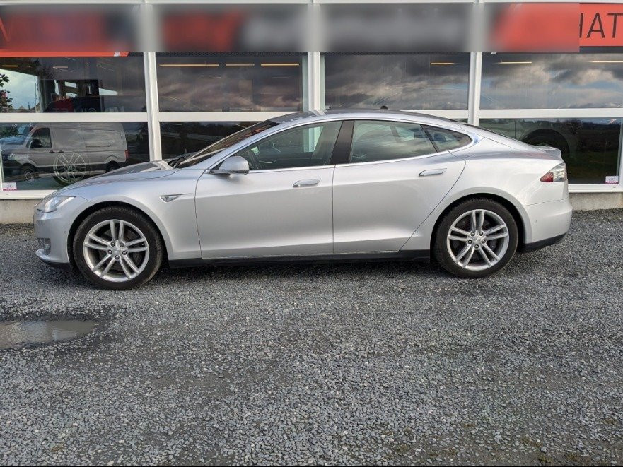 Tesla Model S  60 kWh 181kW