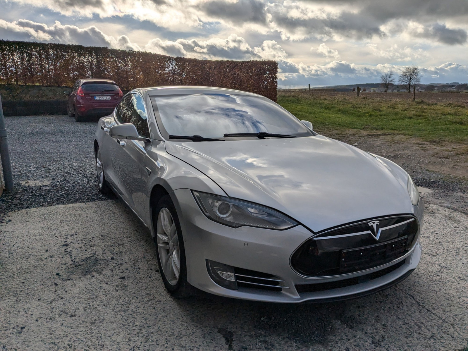 Tesla Model S  60 kWh 181kW