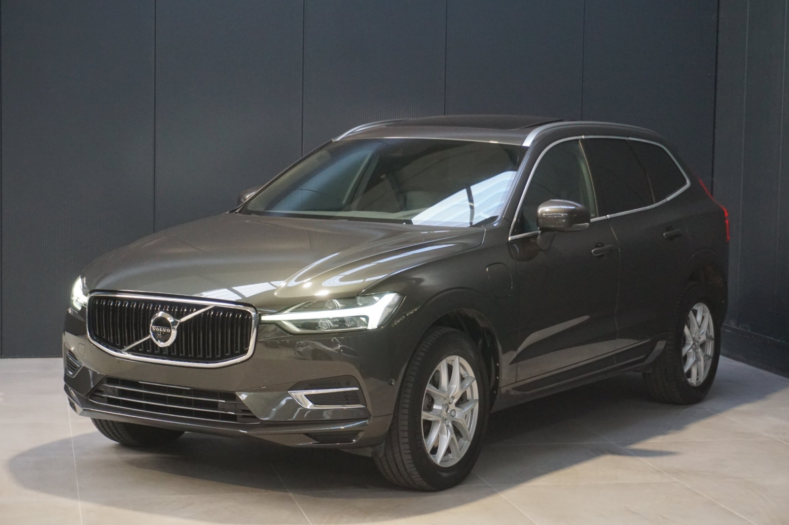 Volvo XC60 Momentum T8 223kW